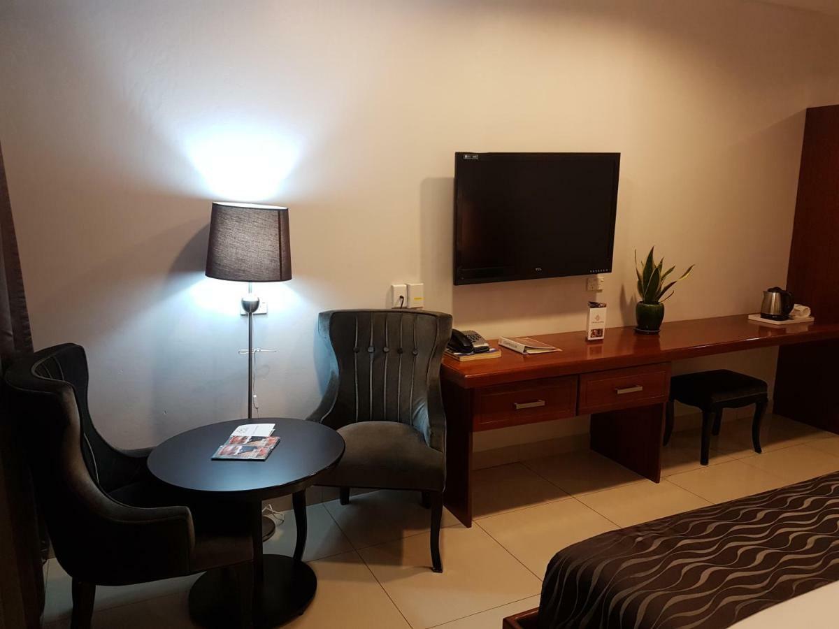 Paddy'S Hotel & Apartments Port Moresby Buitenkant foto